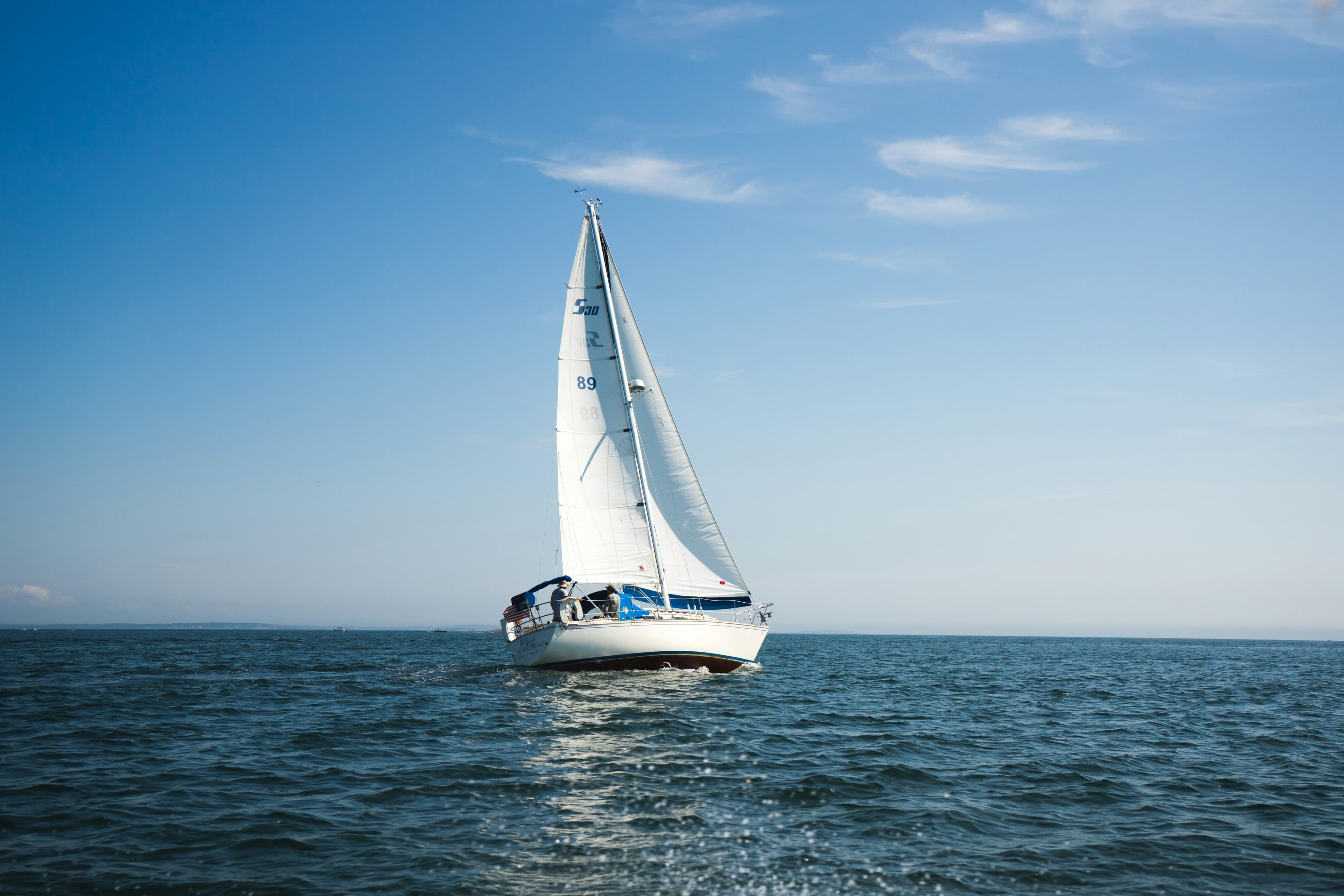 Catamaran vs Monohull: Which Is Right for Your Charter?